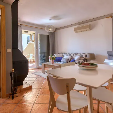 La Felicidad-2 By Interhome Daire